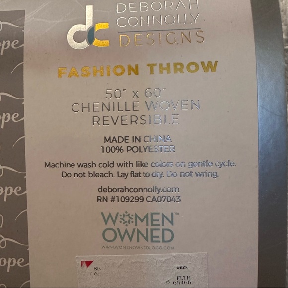 DEBORAH CONNOLLY DESIGNS FASHION THROW 50" x 60" CHENILLE WOVEN REVERSIBLE - Picture 2 of 6